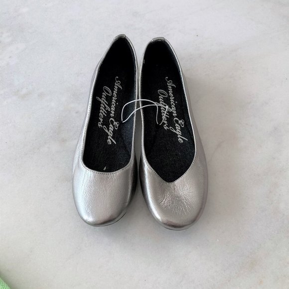 New! NWOT American Eagle Outfitters vegan leather pewter metallic ballet flats - Picture 4 of 9
